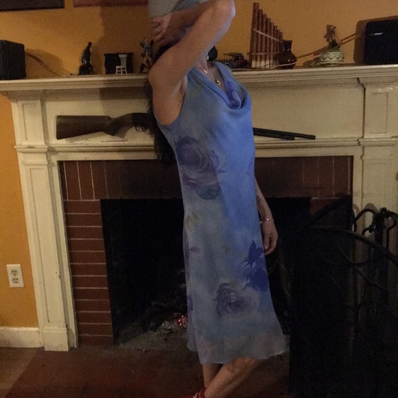 Dress - Picture 5 of 7